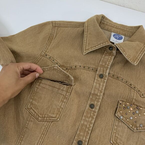 DG2 Denim Jacket Shacket M Snap Button Tan Embellished Flap Pocket Western Rodeo - Picture 10 of 10
